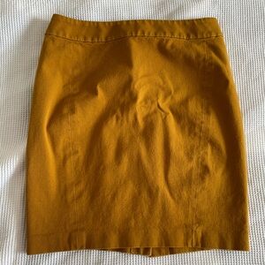3 for 15$! Mustard yellow Anne Taylor LOFT pencil skirt. Size 4 petite.